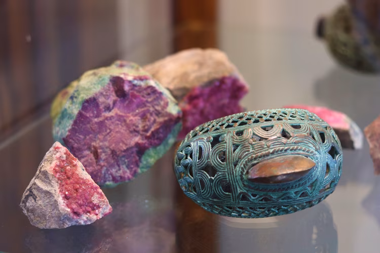 Gemstone exhibits at 37D Gallery. (Image courtesy of the 37D Gallery).