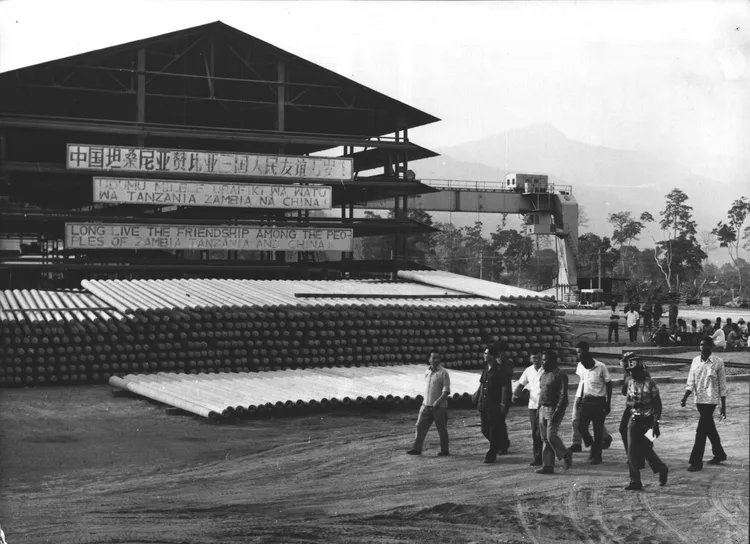 The construction of TAZARA railway was a joint effort of workers from Zambia, Tanzania and China. (Image courtesy of National Archives of Zambia).