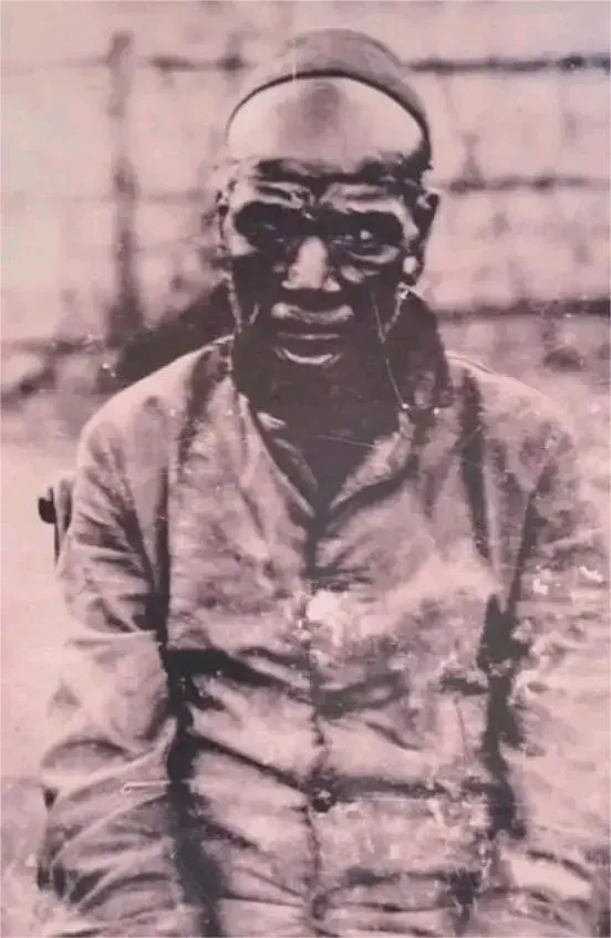 The only existing photo of amaNgoni King, Inyandezulu Mphezeni KaZwangendaba. The photo was taken in July 1899 by a Dutch reformed church missionary at Fort Manning (now Mchinji).