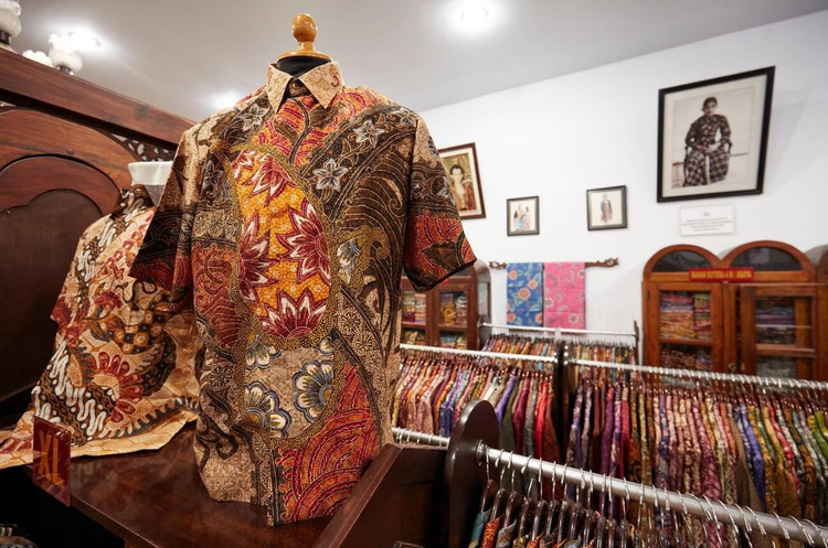 Traditional batik shirts on sale in Indonesia (Image courtesy of Leonid Serebrennikov).