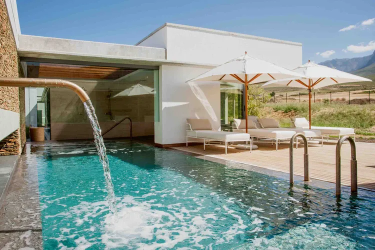 Poolside. Image courtesy of Bosjes Estate.