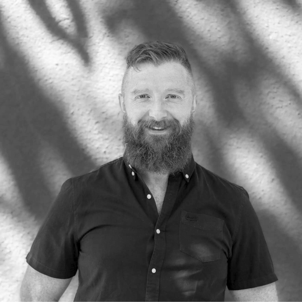 Ian Macallan thumbnail